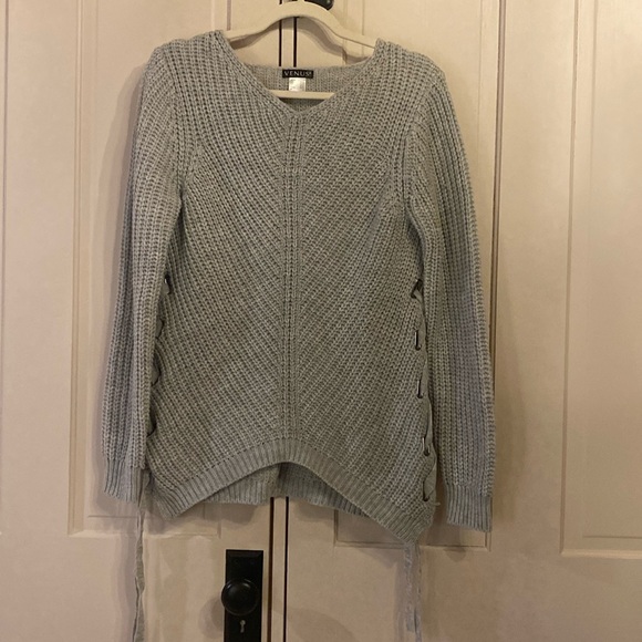 New without tags Venus sweater grey vneck - Picture 1 of 7